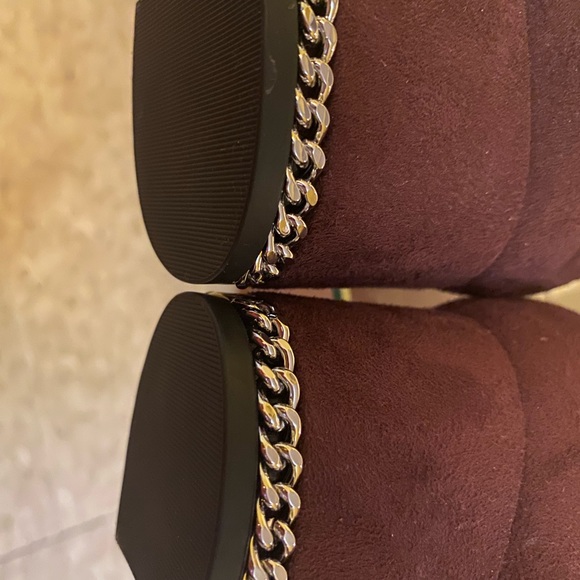 Newly worn, burgundy suede Michael Kors boots, Excellent condition - Picture 5 of 11